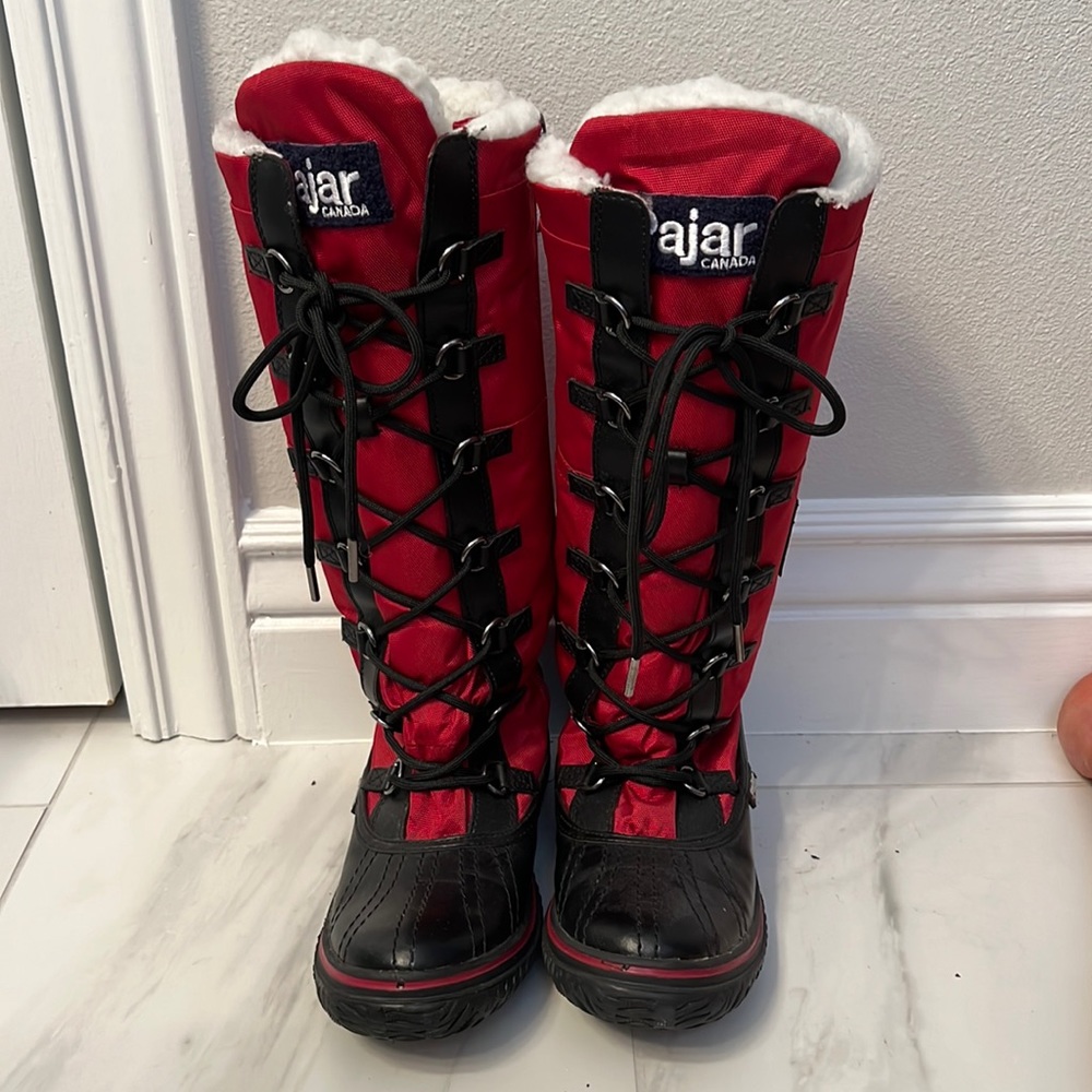 Great winter Pajar Canada boots size 6.5, great condition worn twice. Lined